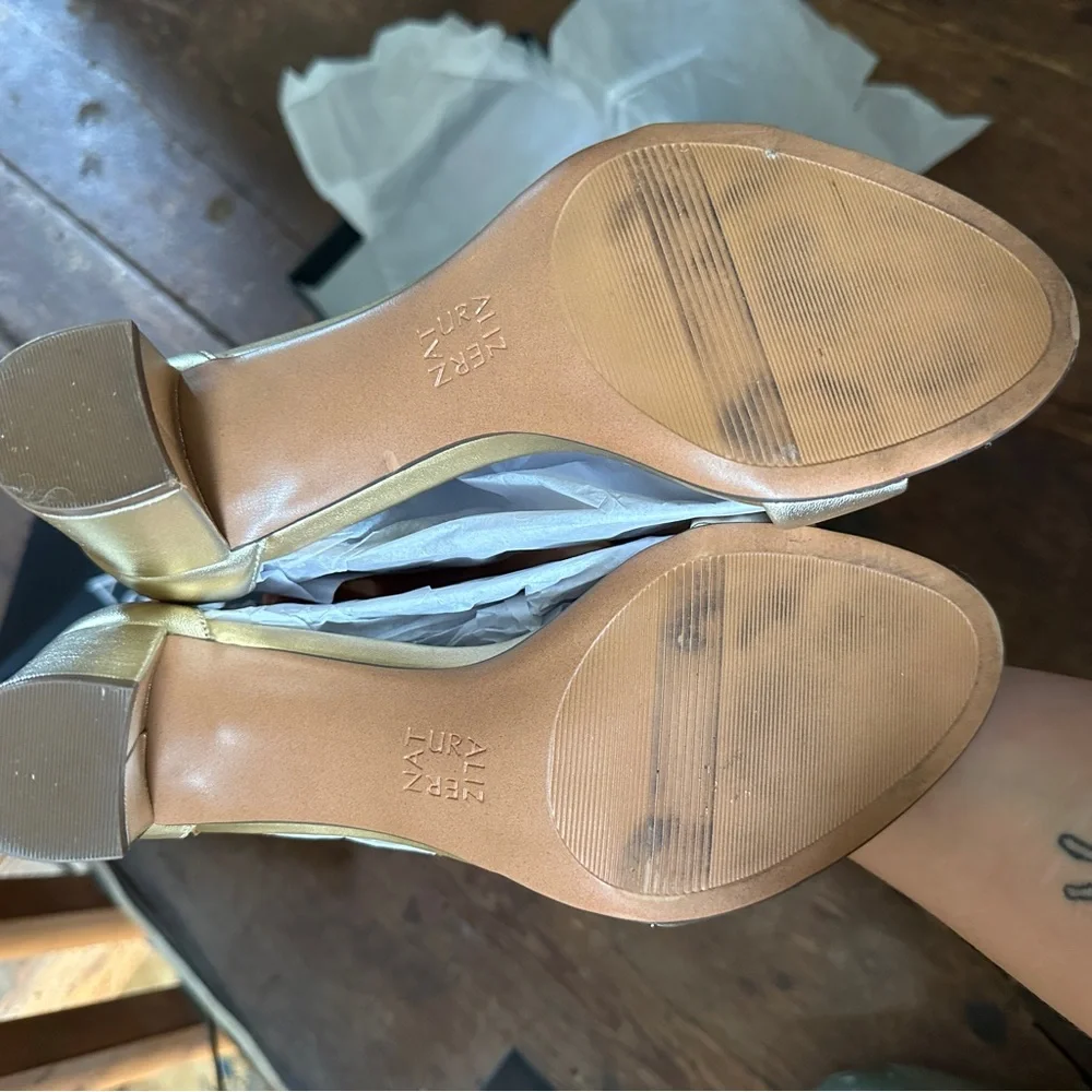 Naturalizer elegant metallic